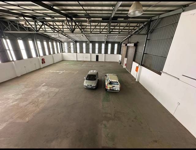 1,034M² WAREHOUSE TO LET IN NORTH RIDING